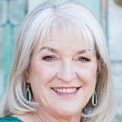 Carolyn Lyne